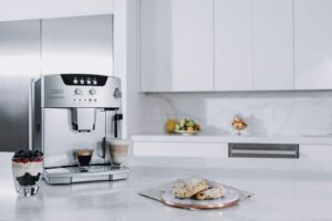 Cafetera superautomática De’Longhi Magnífica ESAM 04.110.B – ¡Haz café perfecto en casa!